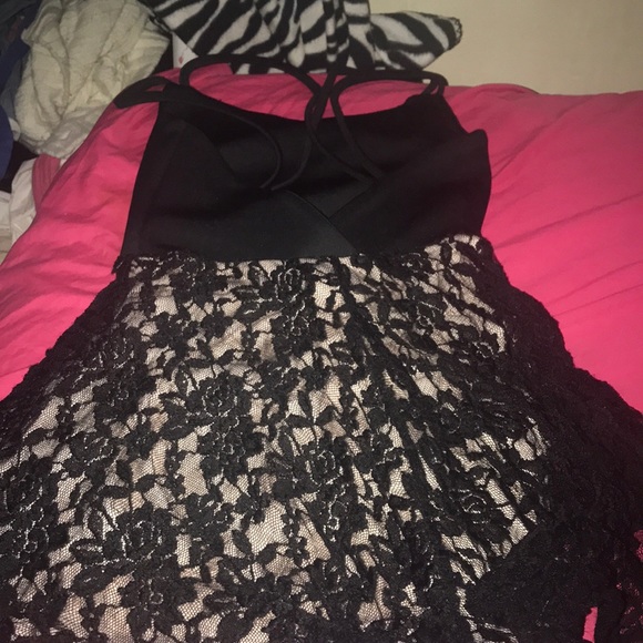 A black and pink dress - Picture 2 of 2